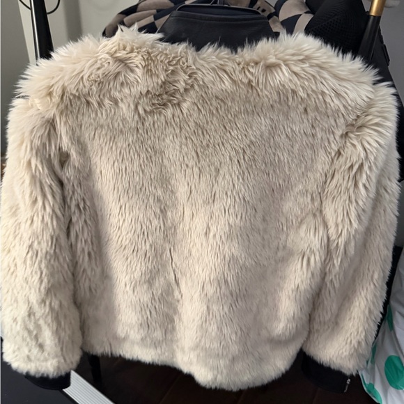 NEW Vici Women's beige faux fur jacket leather trim size small - Picture 3 of 3